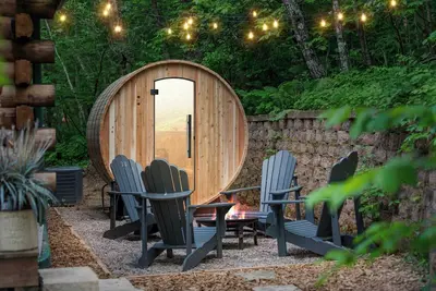 Image de Waterfront Cabin - Sauna - Fire Pit - Bluff Views