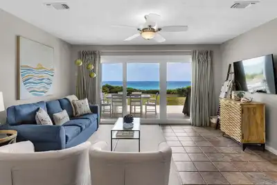 Image de Sol and Sea - Beachfront Townhome w/ Beach Service + Free Attraction Tickets!