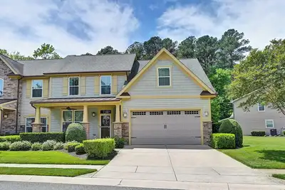 Image de Welcome to your perfect beach escape, 4 bedroom 2. 5 bath in Forest Landing! Community Pool, Free Wifi, Clubhouse, Fitness Center, Tennis and more!