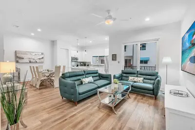 Image de ⭐New Townhome🌊Steps to Beach🍹Roof Top Deck🐬Heated Pool🌴Seahaven at Azul