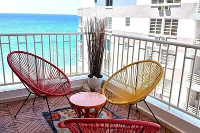 Image de Beachfront and Spacious 2-bedroom condo in lovely Rincón with WiFi, Ac