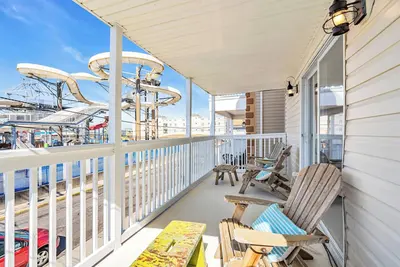 Image de Large Beach House &Front WaterPark