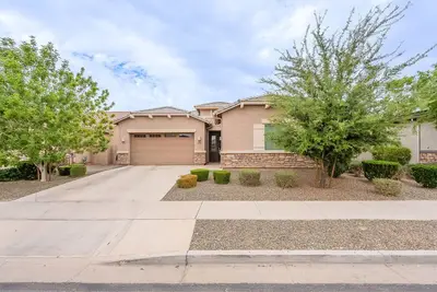 Image de Luxury Queen Creek Retreat with Heated Pool & Home Office & Ev Charging
