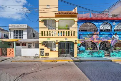 Image de 4 private apts w/pool and rooftop jacuzzi