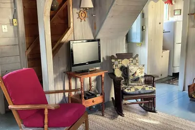 Image de Rustic cottage a block from the water at 19 Broadway, Bayside, Northport w/WiFi