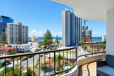 Image de Ocean Views - Stylish 1 Bedroom in Surfers Paradise - CoastHM