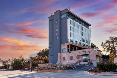 Image de A 3-star hotel close to Incheon Airport with a warm and friendly atmosphere
