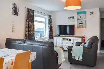 Image de 2 chambres à coucher à Looe