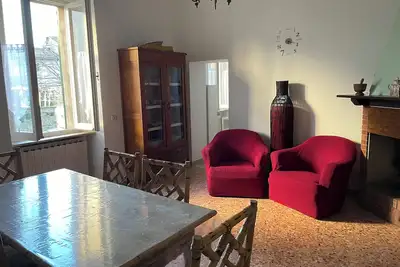 Image de Downtown apartment with 3 bedrooms in the fabulous Bettona with WiFi