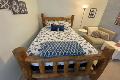 Image de Cozy studio in upper avenues Salt Lake City with WiFi. Private entrance.