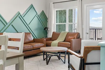 Image de Relax in Style • Game Loft • Views • Pet-Friendly