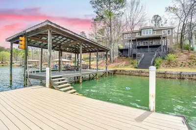 Image de Fishbowl Retreat, Fishbowl Retreat- Large Lakefront Home- Sleeps 10