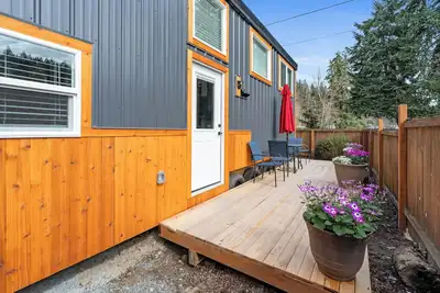 Image de Modern 2-bedroom tiny home– Near Mt. Rainier–with lake access