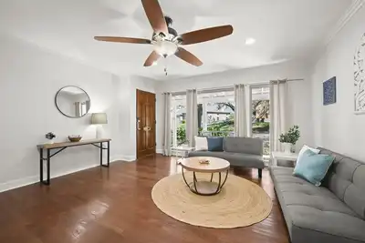 Image de 4br Home Near Lsu – Walk to Campus & Lakes!