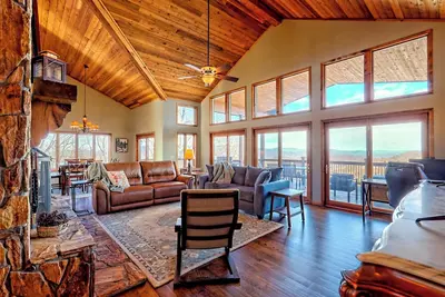 Image de Just Listed 4bed/3. 5bath Mountain View Retreat with Game Room in Sky Valley!