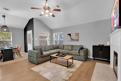 Image de 3bd, King Bed, Cozy, Interior Designed, Fast Wi-Fi Home in Spring
