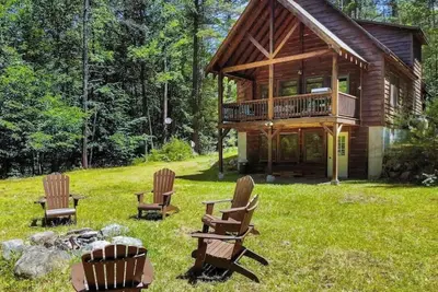 Image de Adk Cabin | River Access | Hot Tub | Dog Friendly