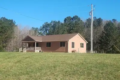 Image de Jo Mac pond-side retreat