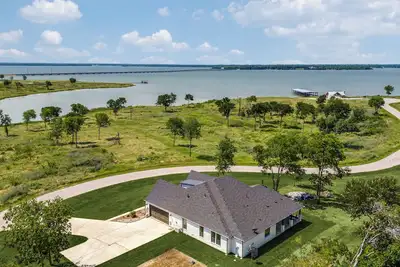 Image de The Perch at Chambers Bay - Spacious, new 4 Bedroom with sweeping lake views