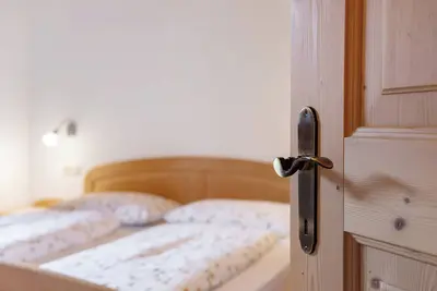 Image de Appartement \"Dorf\" avec vue sur les montagnes, jardin partagé et Wi-Fi