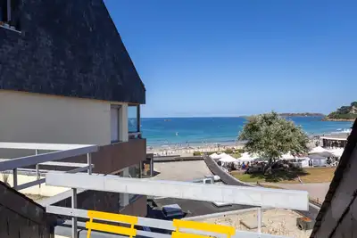 Image de Appartement 'Ty Fox By Madame Est Servie' avec vue sur mer et balcon