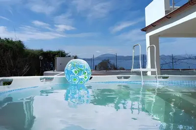 Image de Appartement 'Dei Tramonti - Terrasini' avec piscine privée, Wi-Fi et climatisation