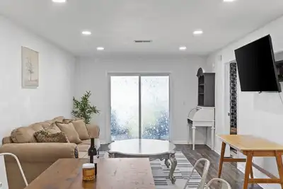 Image de Sunshine Suite: Corporate Living, 2br, Pool Access. WiFi