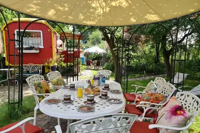Image de Circus wagon - Holiday home ensemble - Anna Müritz - Romantic Mecklenburg estate by the river