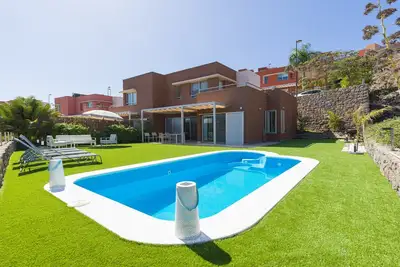 Image de Chalet à Salobre avec piscine chauffée