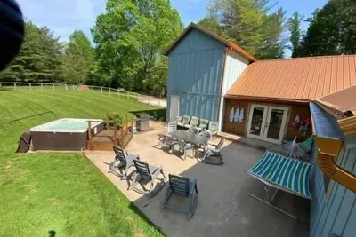 Image de This room is a 1 bedroom(s), 1 bathrooms, located in Bloomington, In.