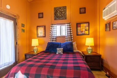 Image de Private Cabin on 25 Acres with Shared Pool, Hot Tub & Fire Pit