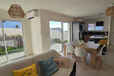 Image de Nouvelle location suite à déménagement, maison neuve vue mer et port