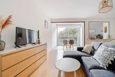 Image de Superbe studio avec accès rivière et place privée
