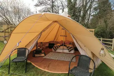 Image de Bell Tent 4, romantic, character holiday cottage in Timsbury