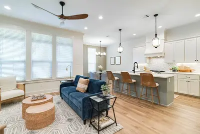 Image de Modern 3br w/ Fenced Yard ~ Near Sports Complexes