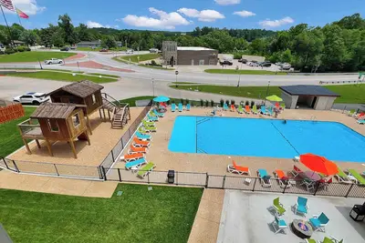 Image de 209 Poolside Walk to The Landing & Convention Ctr