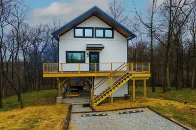 Image de Relaxing Treehouse Cabin-2Bd/1Ba with HotTub & Sauna