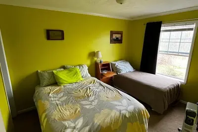 Image de Country living close to Harrisonburg. No neighbors, nice big wooded lot
