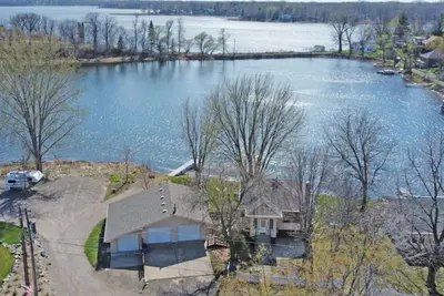 Image de Charming Underhill 2-bedroom cabin in lovely Center City with lake access.