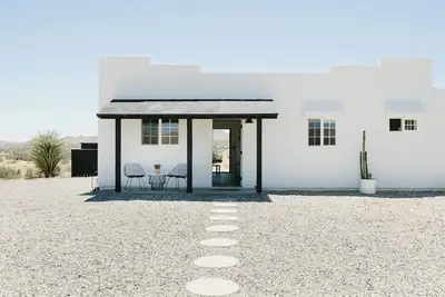 Image de A Charming Pioneertown Retreat - Casa Mami