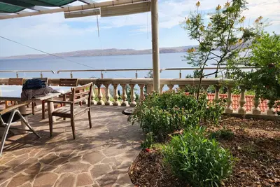 Image de Vacation apartments in Karlobag Croatia for families, friends, groups of up to 9 guests