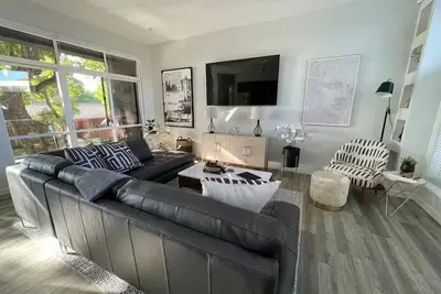 Image de Treehouse on 5th!