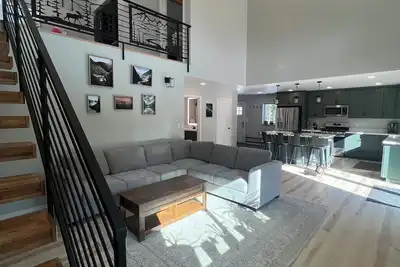 Image de Spacious Luxury Home with Hot Tub and Aurora Views