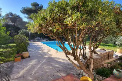 Image de Villa avec grande piscine au calme dans la colline\nAnimaux acceptés