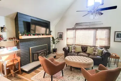 Image de Charming 3-bedroom house on a babbling creek. Very serene