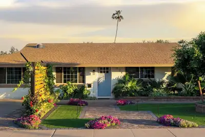Image de 3 Br/ 2 Ba Desert Oasis in Scottsdale!