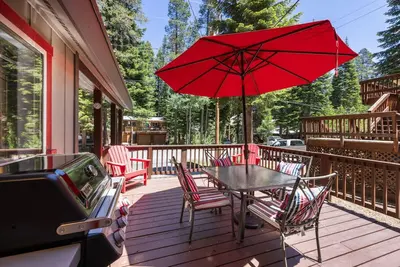 Image de Cozy Clean Cabin for Families or Groups by Donner Lake's West End