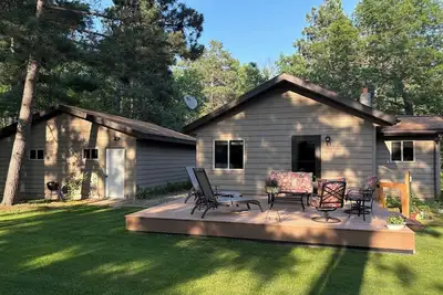 Image de Nisswa-3 bedroom/3 bath house - private back yard walking distance to downtown