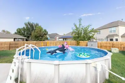 Image de Beautiful Getaway: Pool, King Bed, Big Kitchen