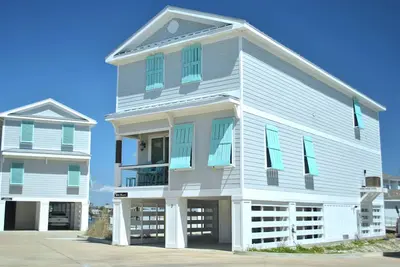 Image de Spacious Quiet 4/5 Private Home boat dock and Pool on Ole River by FloraBama